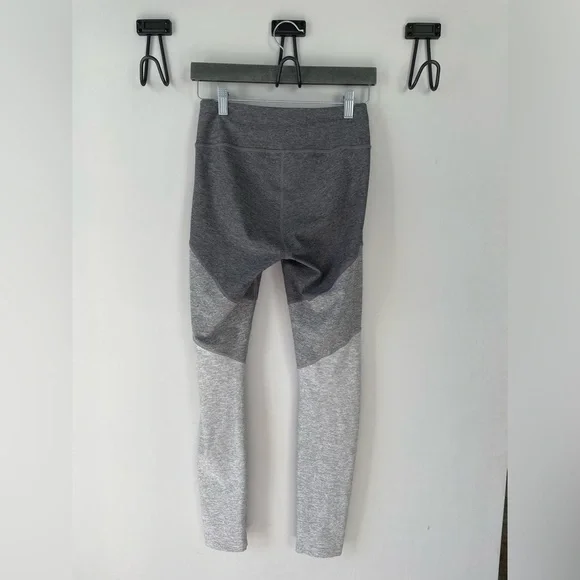 Outdoor Voices women’s leggings size small tri-color gray excellent condition - Picture 3 of 6